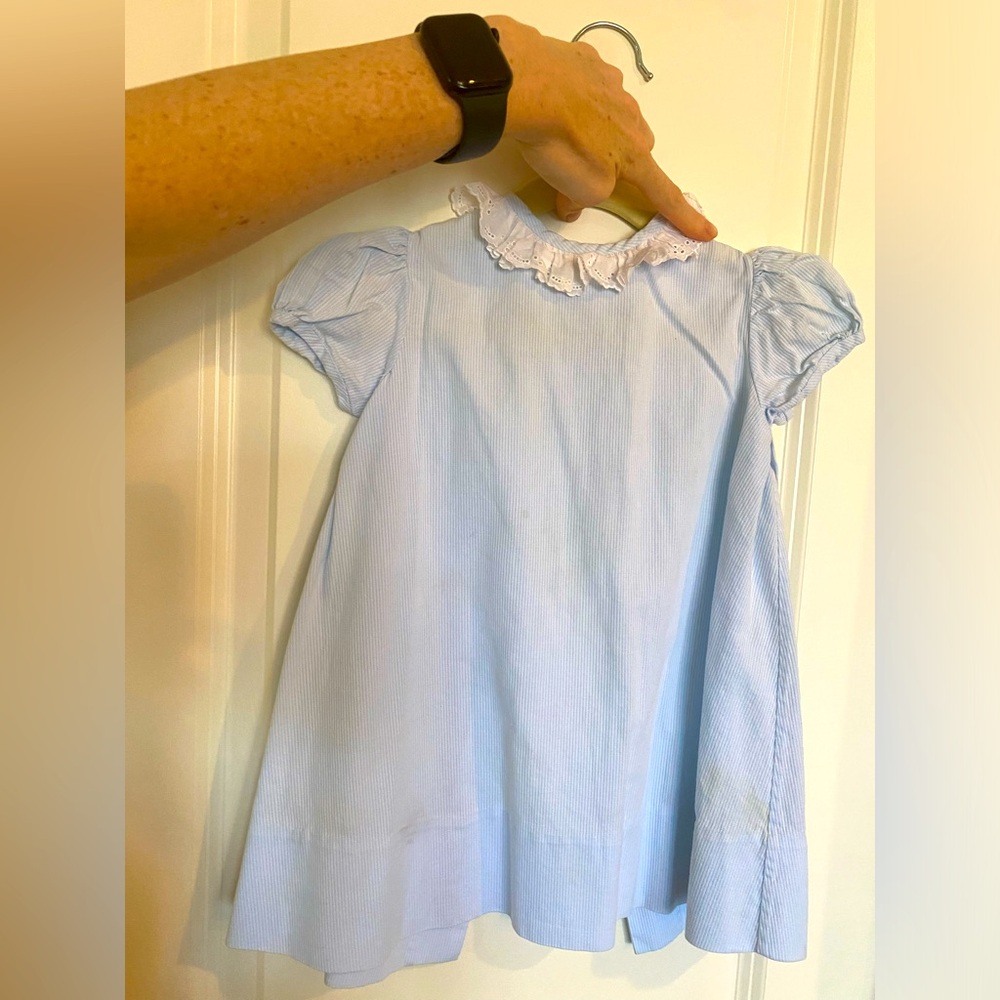 2t women’s exchange dress with lace collar